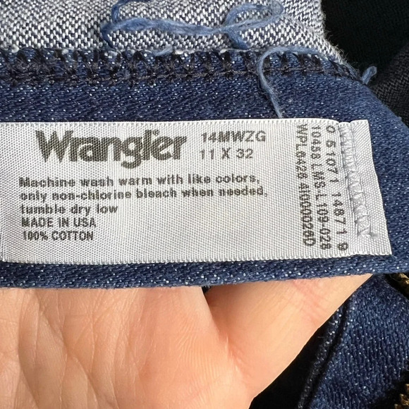 Wrangler Cowboy Cut Womens Size 11 X 32 Medium Wash GUC - Picture 4 of 6